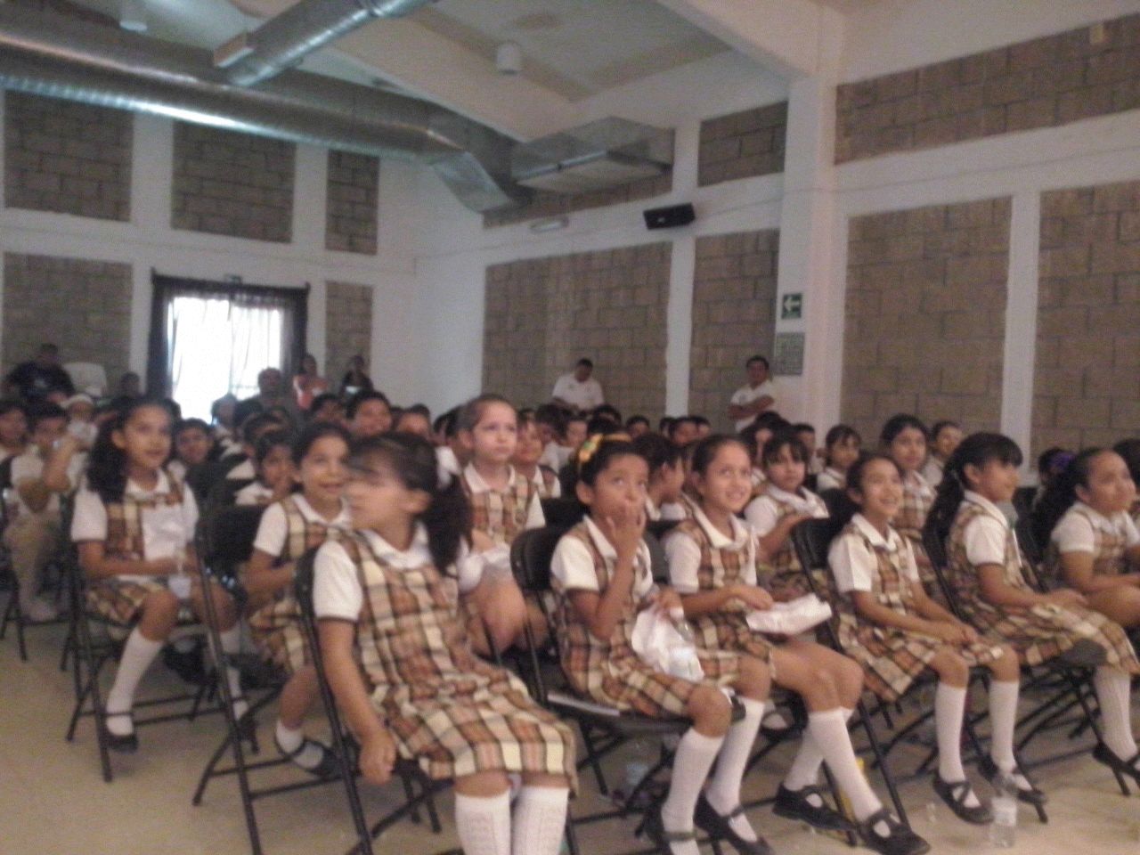 Obra de teatro la familia luchon tuxtla 0315-04.jpg